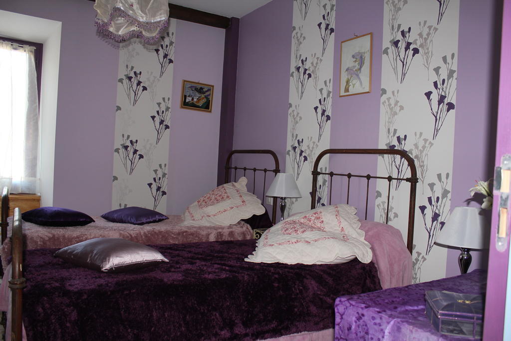 L'Oustal De L'Annetta Chambres Et Tables D'Hotes Comus Номер фото